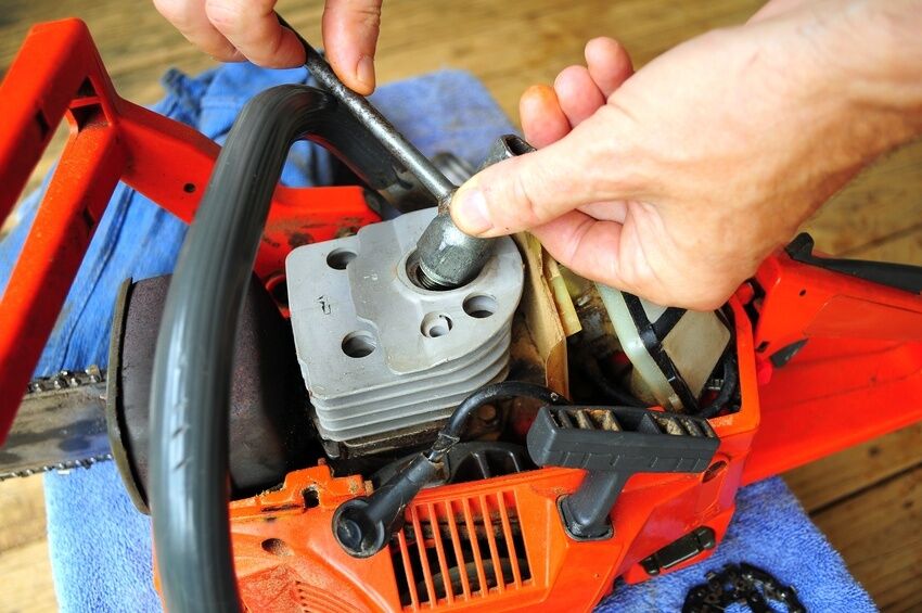 How Often Should You Replace a Spark Plug in a Trimmer?